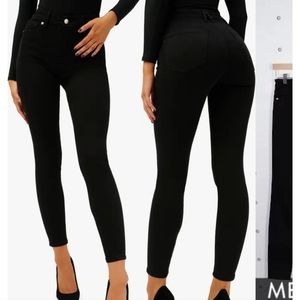 NWOT Good American Good Legs Skinny Jeans